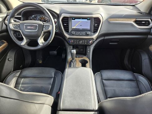 Used 2017 GMC Acadia Denali image 2