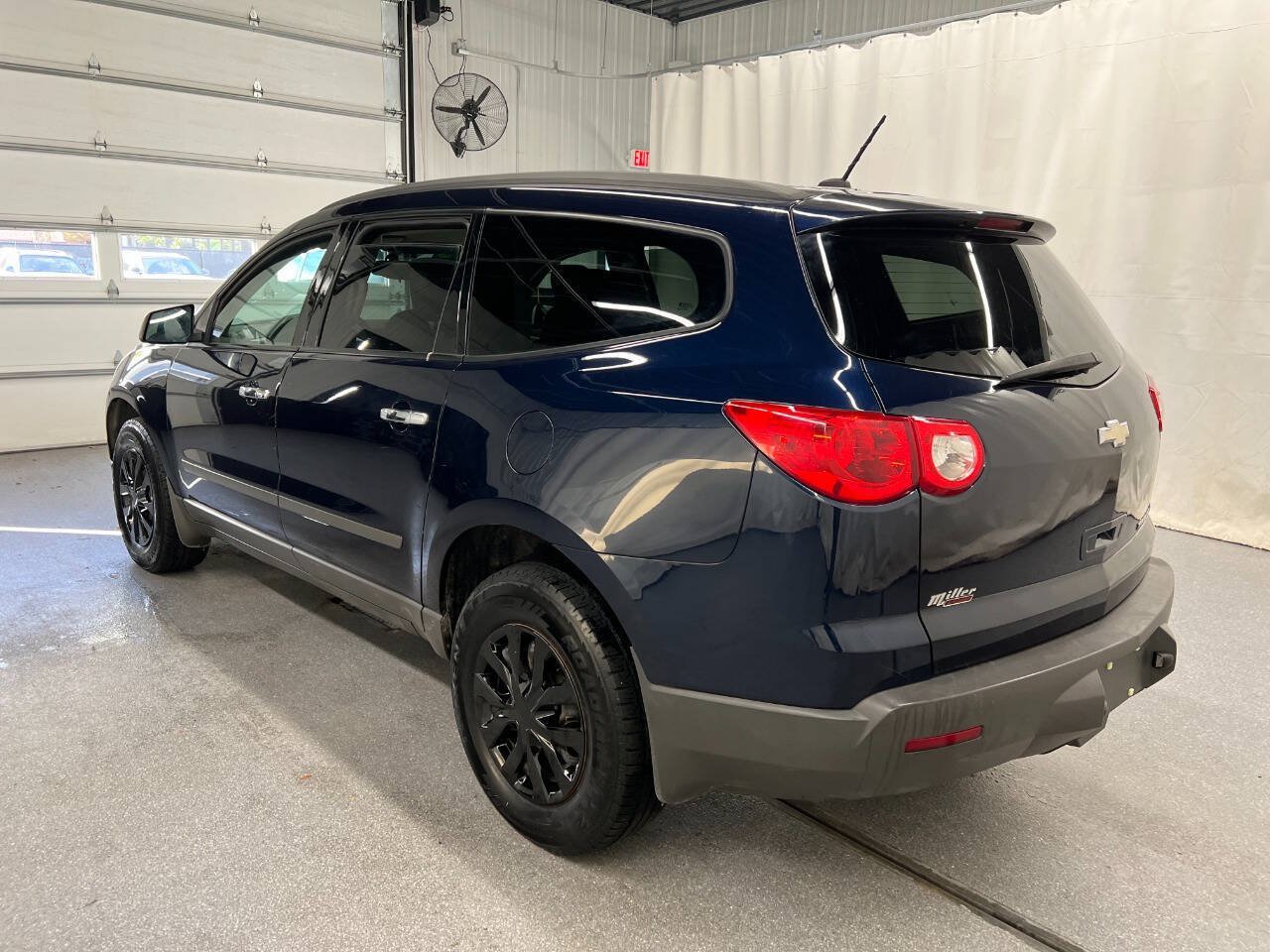 Used 2012 Chevrolet Traverse LS FWD image 6