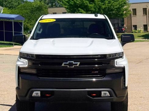 Used 2021 Chevrolet Silverado 1500 LT Trail Boss w/ Bed Protection Package AWD/4WD image 2