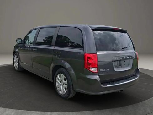 Used 2020 Dodge Grand Caravan SE FWD image 4