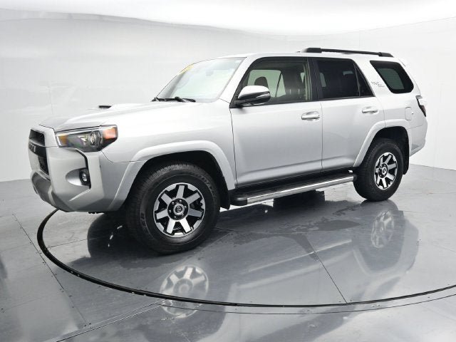 Used 2023 Toyota 4Runner TRD Off-Road Premium w/ Moonroof Package AWD/4WD image 4