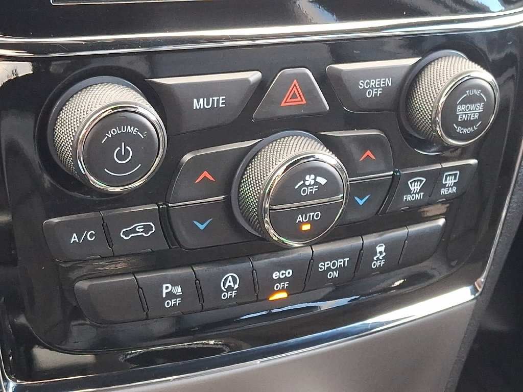 Used 2020 Jeep Grand Cherokee Altitude AWD/4WD image 15