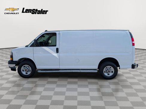 Used 2024 GMC Savana 2500 w/ Driver Convenience Package RWD image 2