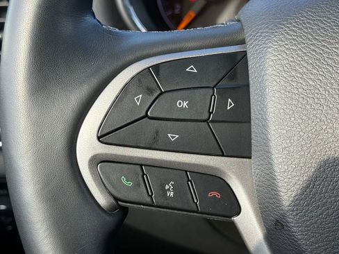 Used 2022 Jeep Grand Cherokee Limited image 21