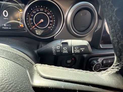 Used 2022 Jeep Wrangler Unlimited Sport image 30