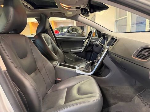 Used 2015 Volvo V60 T5 Premier Plus image 23