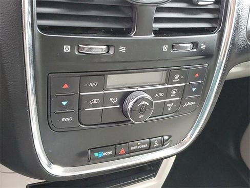 Used 2011 Chrysler Town & Country Touring image 20