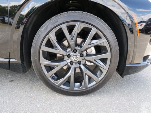 Used 2025 Toyota Crown Signia image 10