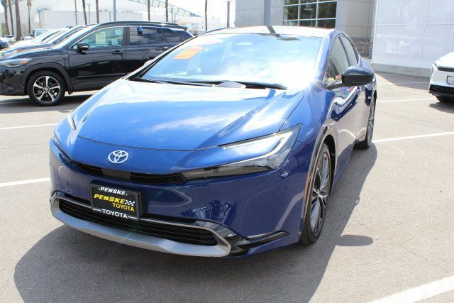 Certified 2023 Toyota Prius XLE FWD image 4
