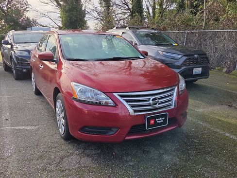 Used 2015 Nissan Sentra SV image 2