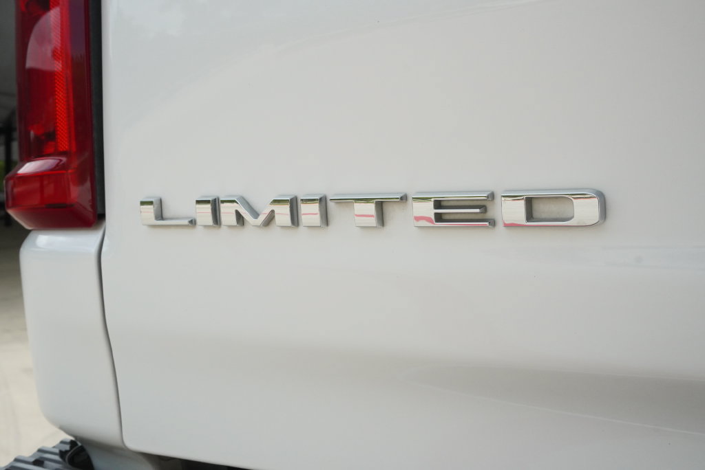 Used 2025 RAM 1500 Limited AWD/4WD image 12