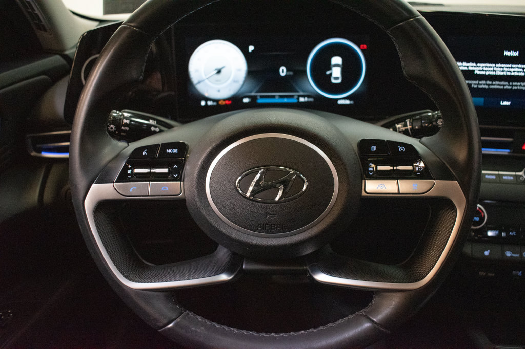 Used 2023 Hyundai Elantra Limited FWD image 12