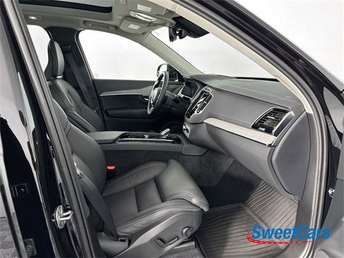 Used 2025 Volvo XC90 B6 Ultra w/ Protection Package Premier image 10
