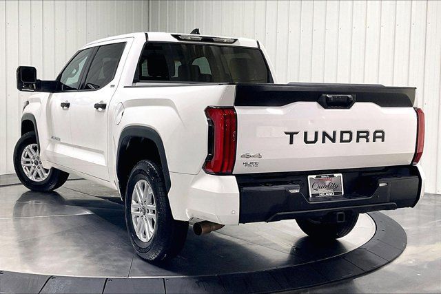 Used 2022 Toyota Tundra SR5 w/ SR5 Convenience Package AWD/4WD image 12