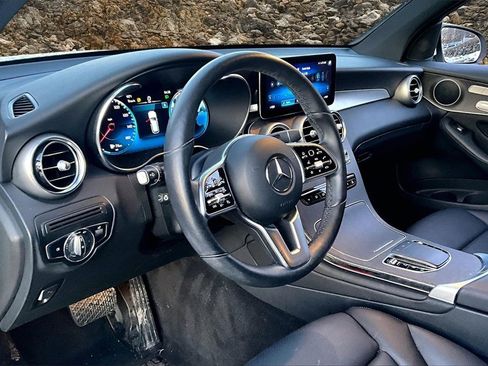 Used 2021 Mercedes-Benz GLC 300 4MATIC image 11