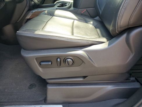 Used 2021 Chevrolet Silverado 1500 High Country image 12