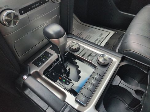 Certified 2020 Toyota Land Cruiser Heritage Edition AWD/4WD image 24