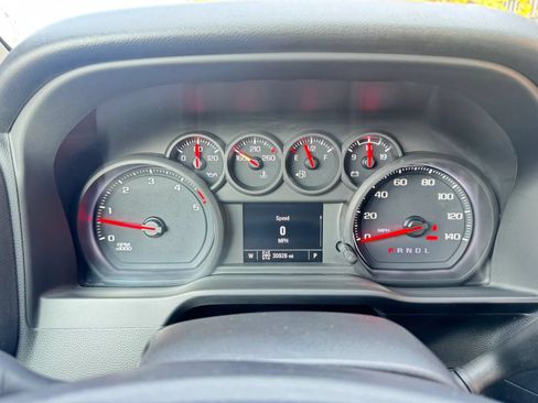 Used 2022 Chevrolet Silverado 2500 Custom w/ Custom Value Package AWD/4WD image 15
