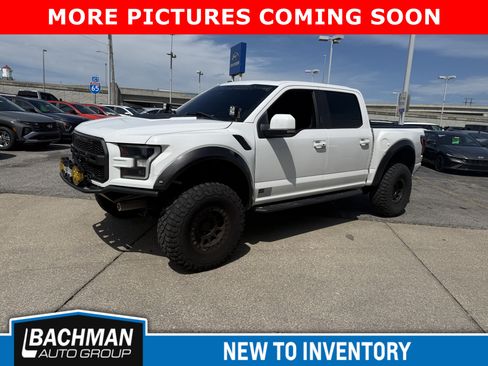 Used 2018 Ford F150 Raptor w/ Equipment Group 802A Luxury AWD/4WD image 3
