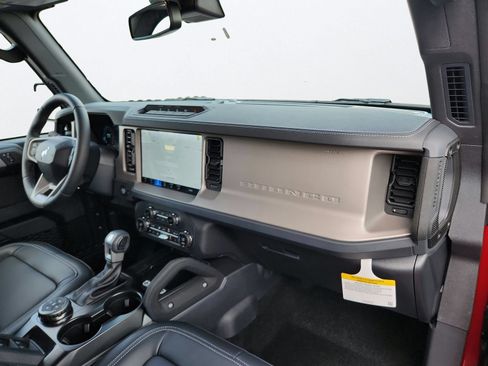 New 2026 Ford Bronco Outer Banks w/ Sasquatch Package AWD/4WD image 27