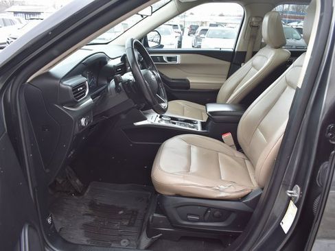 Used 2020 Ford Explorer XLT w/ Equipment Group 202A image 13