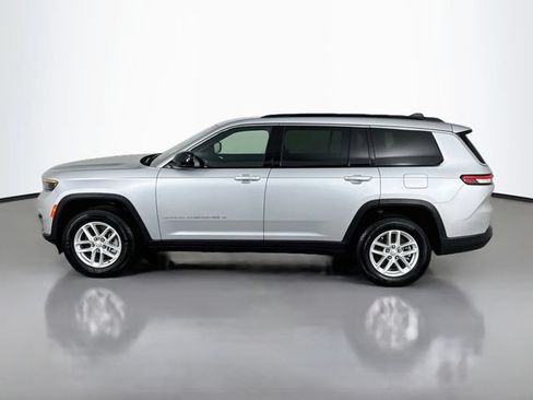 Used 2024 Jeep Grand Cherokee L Laredo w/ Trailer Tow Package AWD/4WD image 11