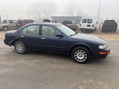 Used 1998 Nissan Maxima SE image 3