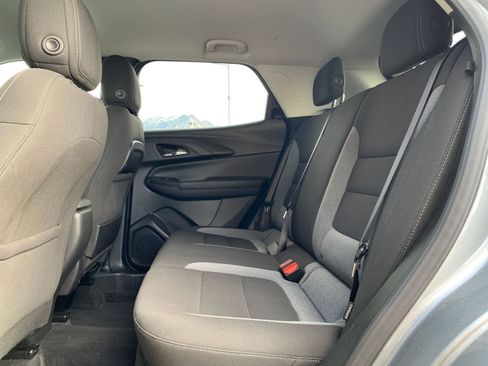 Used 2025 Chevrolet TrailBlazer LT w/ Driver Confidence Package image 23