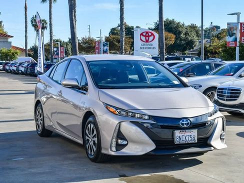 Used 2020 Toyota Prius Prime Limited image 3