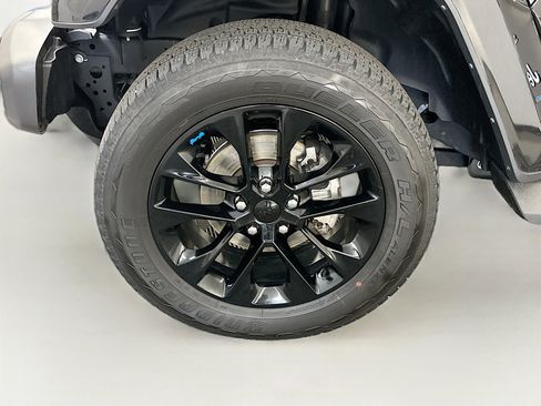 Used 2023 Jeep Wrangler Sahara image 11