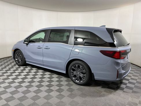 New 2026 Honda Odyssey Touring image 2