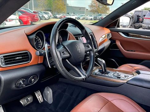 Used 2019 Maserati Levante S GranSport image 16
