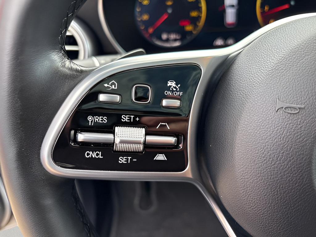 Used 2022 Mercedes-Benz GLC 300 4MATIC image 36