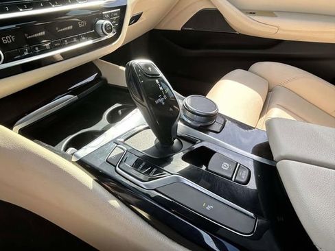 Used 2019 BMW 530i RWD image 18
