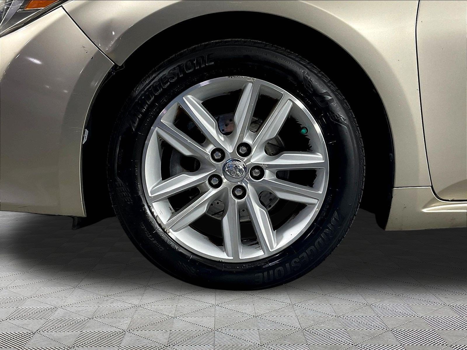 Used 2015 Toyota Avalon XLE FWD image 33