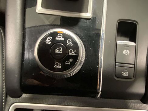 Used 2024 Mitsubishi Outlander SE image 21