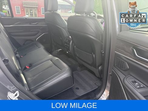 Used 2025 Jeep Grand Cherokee Limited w/ Luxury Tech Group II AWD/4WD image 12