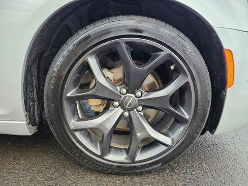 Used 2023 Chrysler 300 S image 8