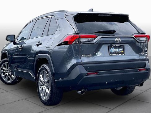 Used 2021 Toyota RAV4 XLE Premium FWD image 12