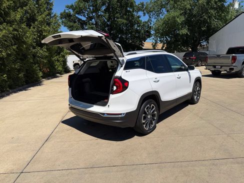 Used 2023 GMC Terrain SLT w/ LPO, Floor Liner Package FWD image 32