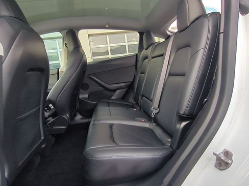 Used 2021 Tesla Model Y Long Range image 26