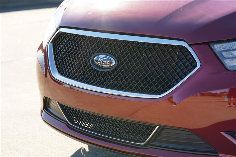 Used 2013 Ford Taurus SHO AWD/4WD image 25