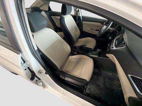 Used 2018 Hyundai Accent SE FWD image 28
