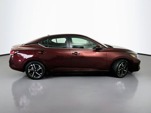 Used 2024 Nissan Sentra SV FWD image 8