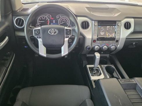 Used 2016 Toyota Tundra SR5 w/ SR5 Upgrade Package AWD/4WD image 11