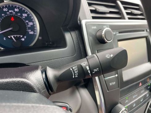 Used 2017 Toyota Camry LE FWD image 26