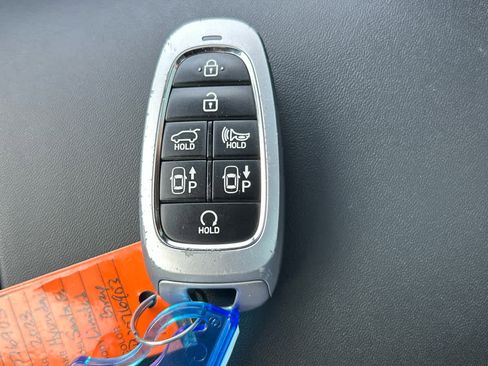 Used 2023 Hyundai Santa Fe Limited image 38