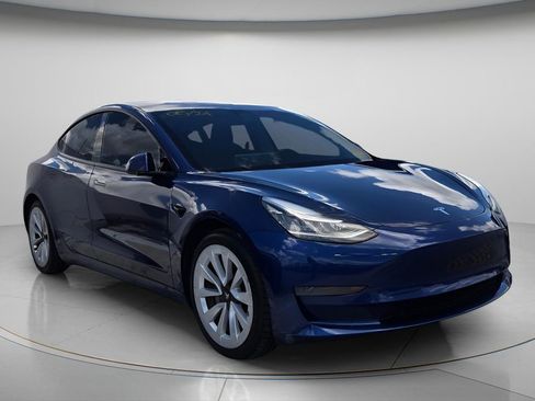 Used 2021 Tesla Model 3 Standard Range Plus RWD image 4