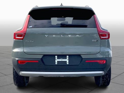 Used 2025 Volvo XC40 B5 Core w/ Protection Package Premier image 5