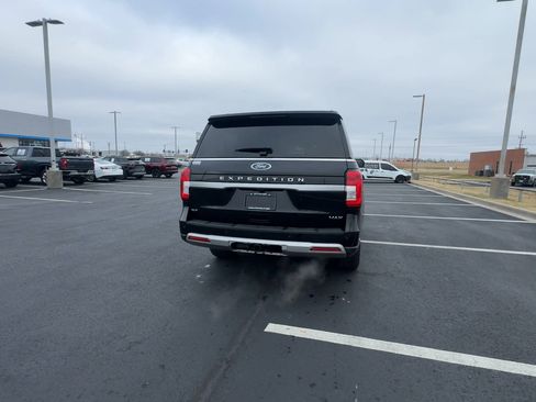 Used 2024 Ford Expedition Max XLT image 8